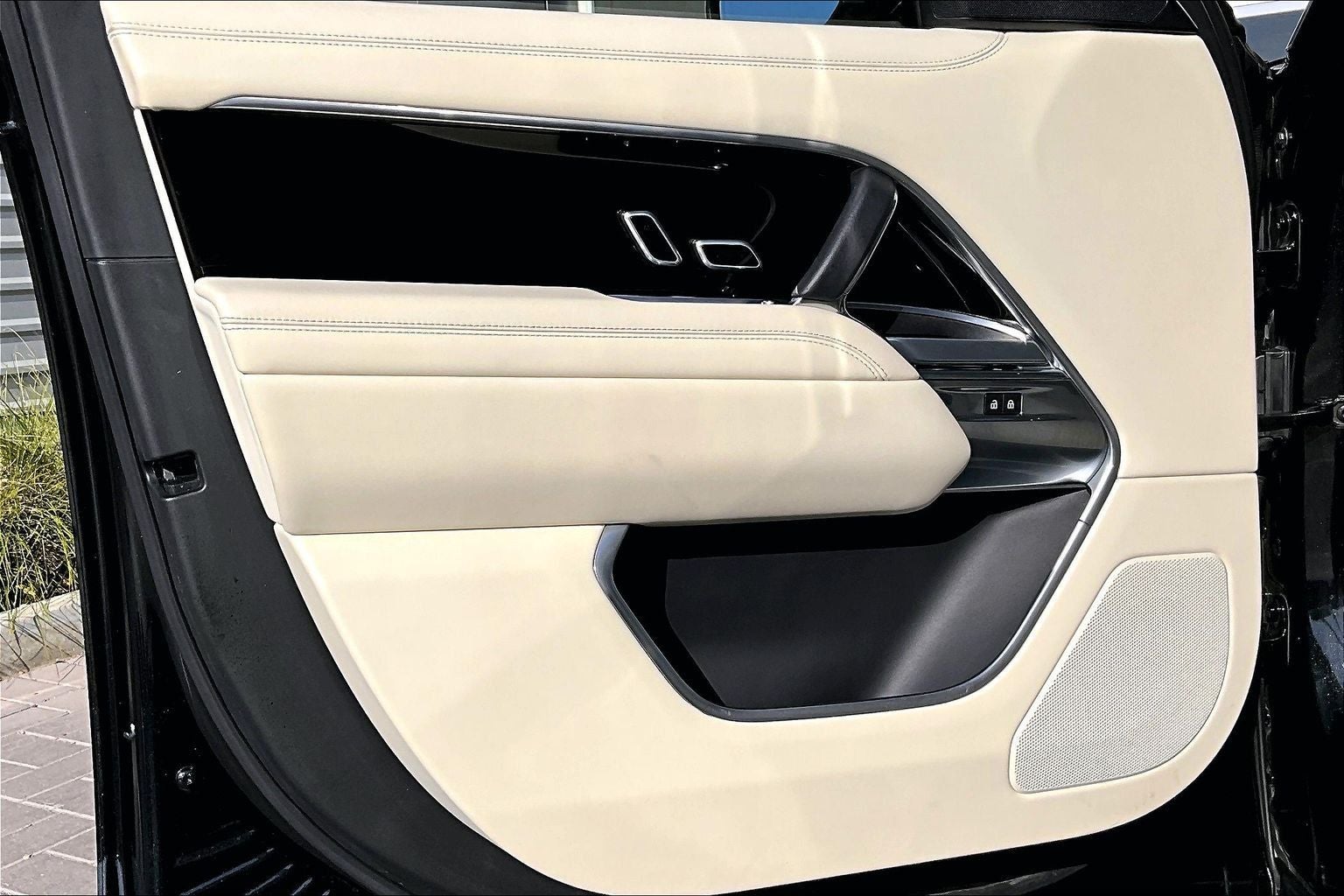 2023 Land Rover Range Rover SE LWB