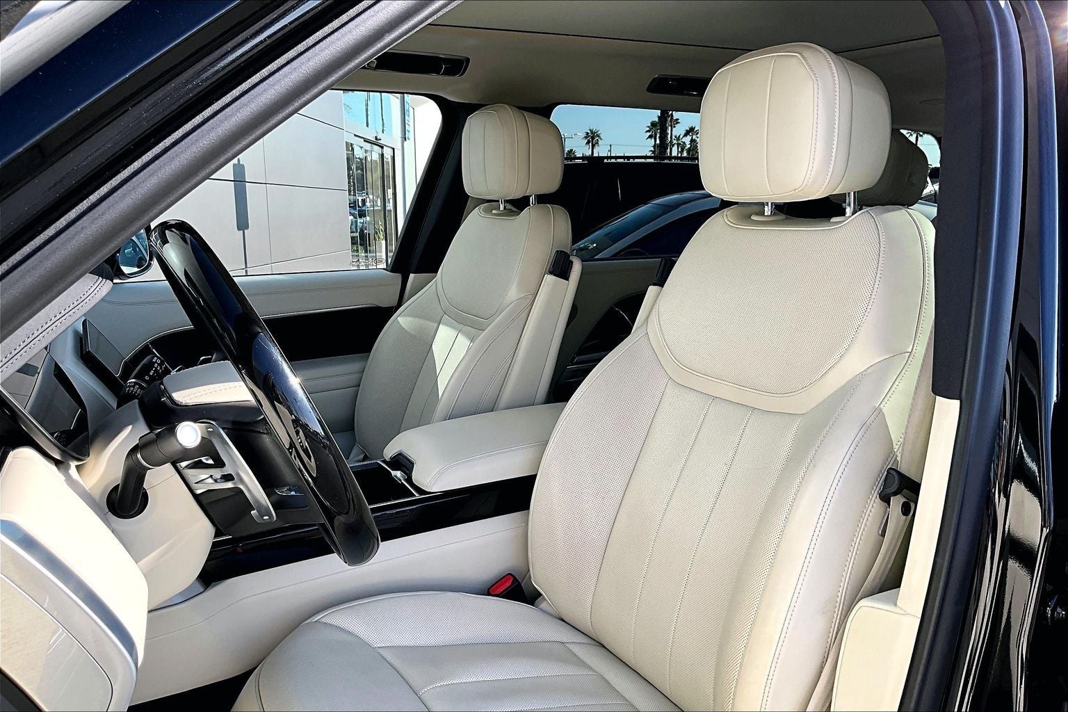 2023 Land Rover Range Rover SE LWB