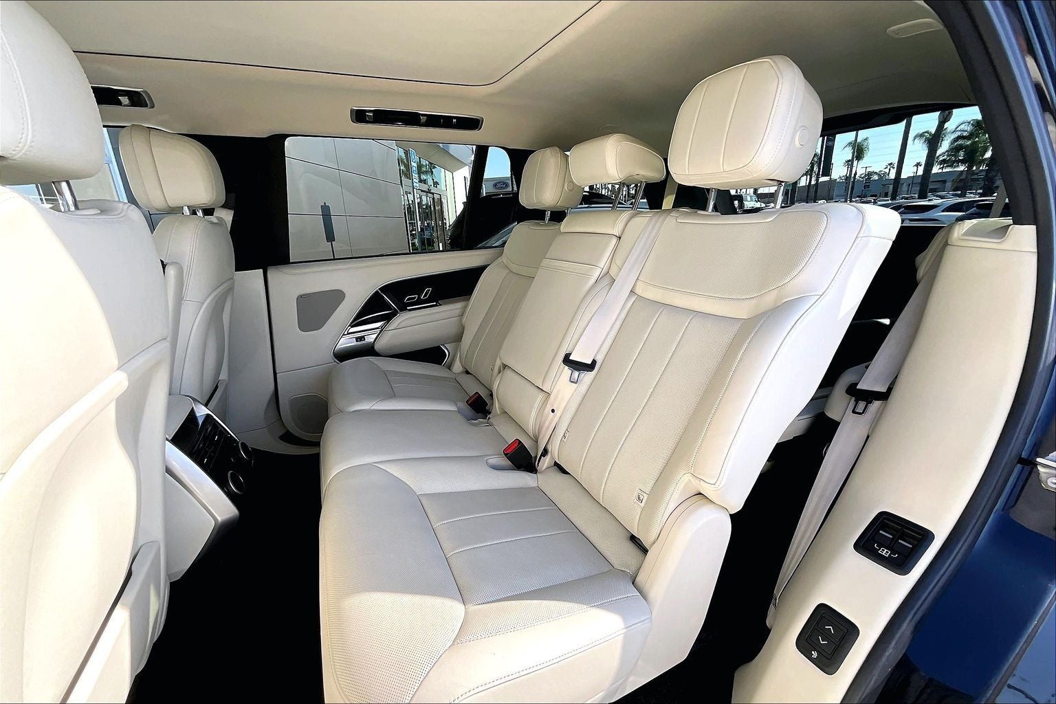 2023 Land Rover Range Rover SE LWB