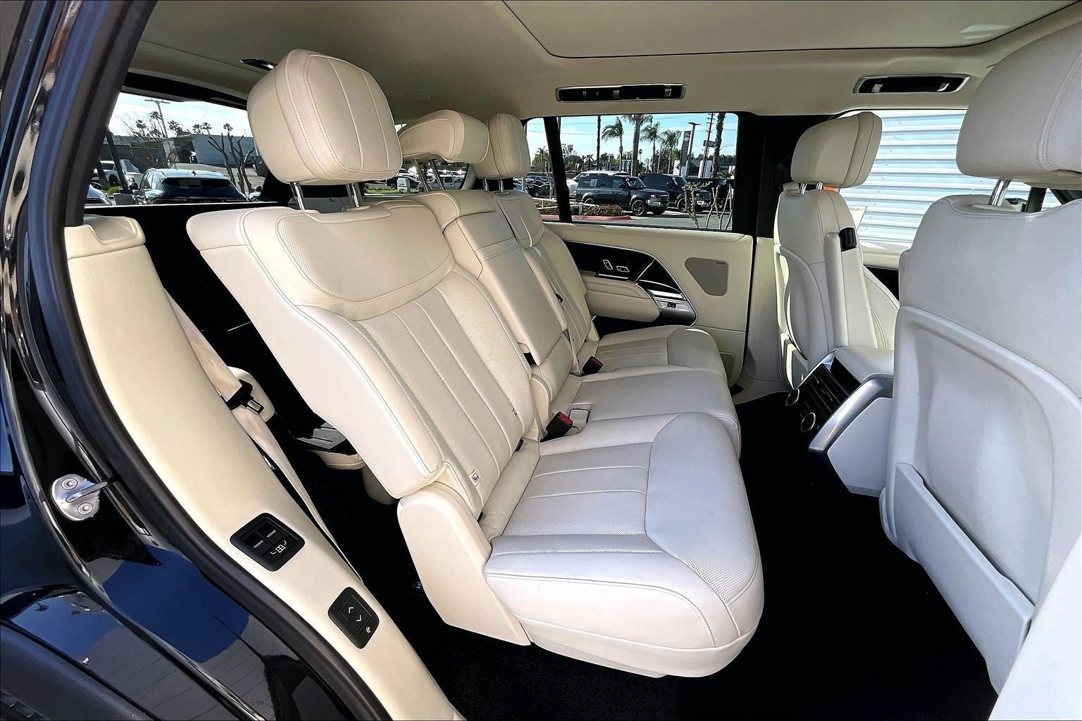 2023 Land Rover Range Rover SE LWB