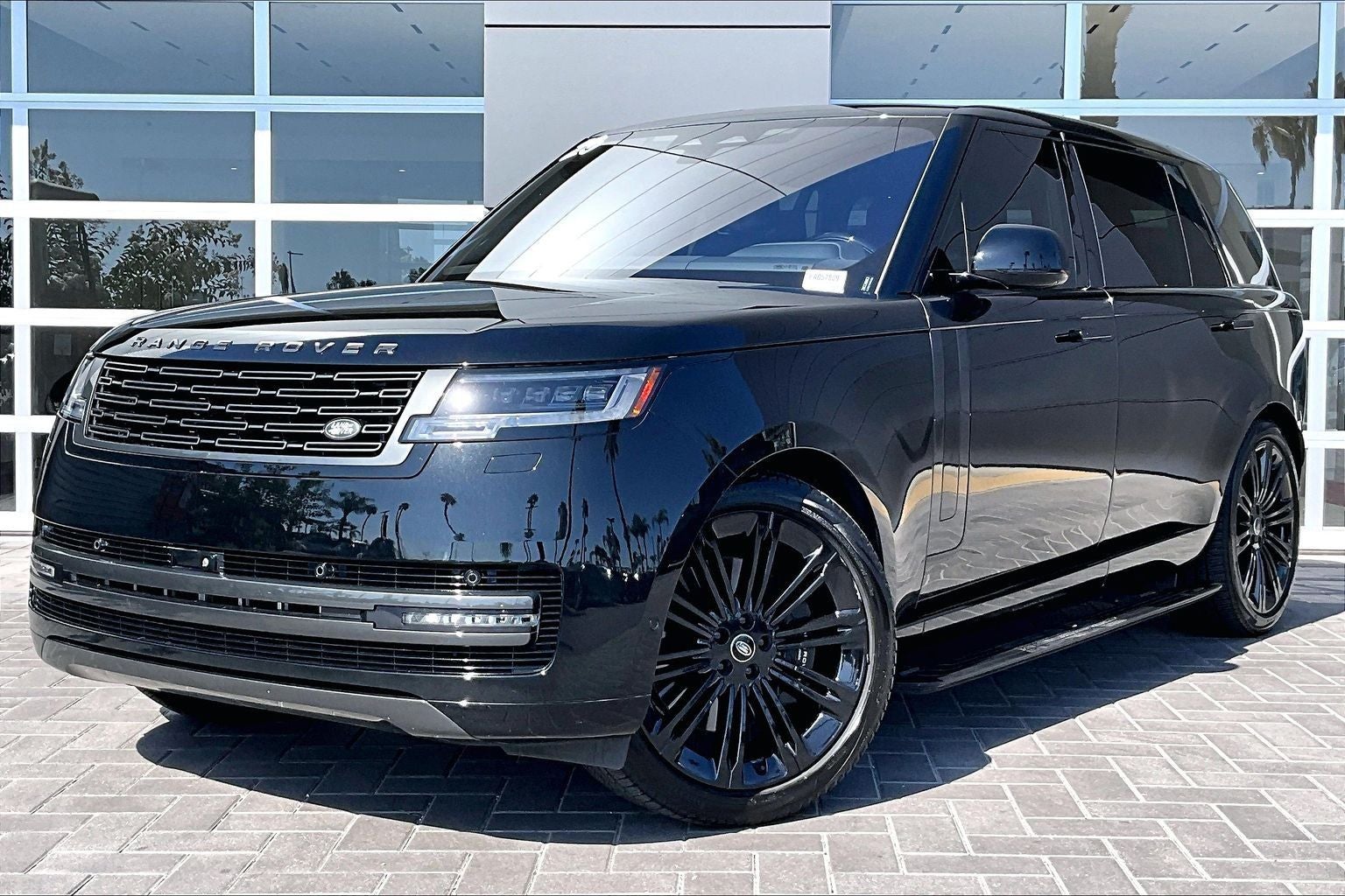 2023 Land Rover Range Rover SE LWB