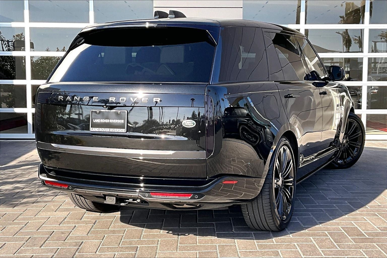 2023 Land Rover Range Rover SE LWB