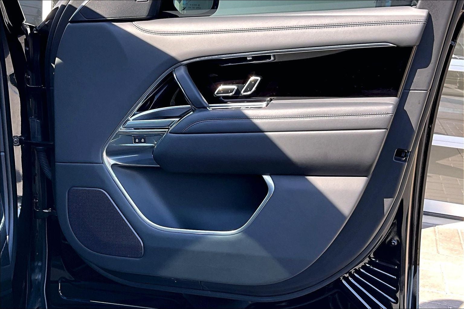 2023 Land Rover Range Rover SE LWB