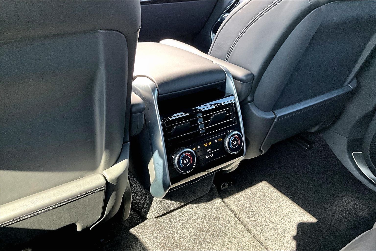 2023 Land Rover Range Rover SE LWB