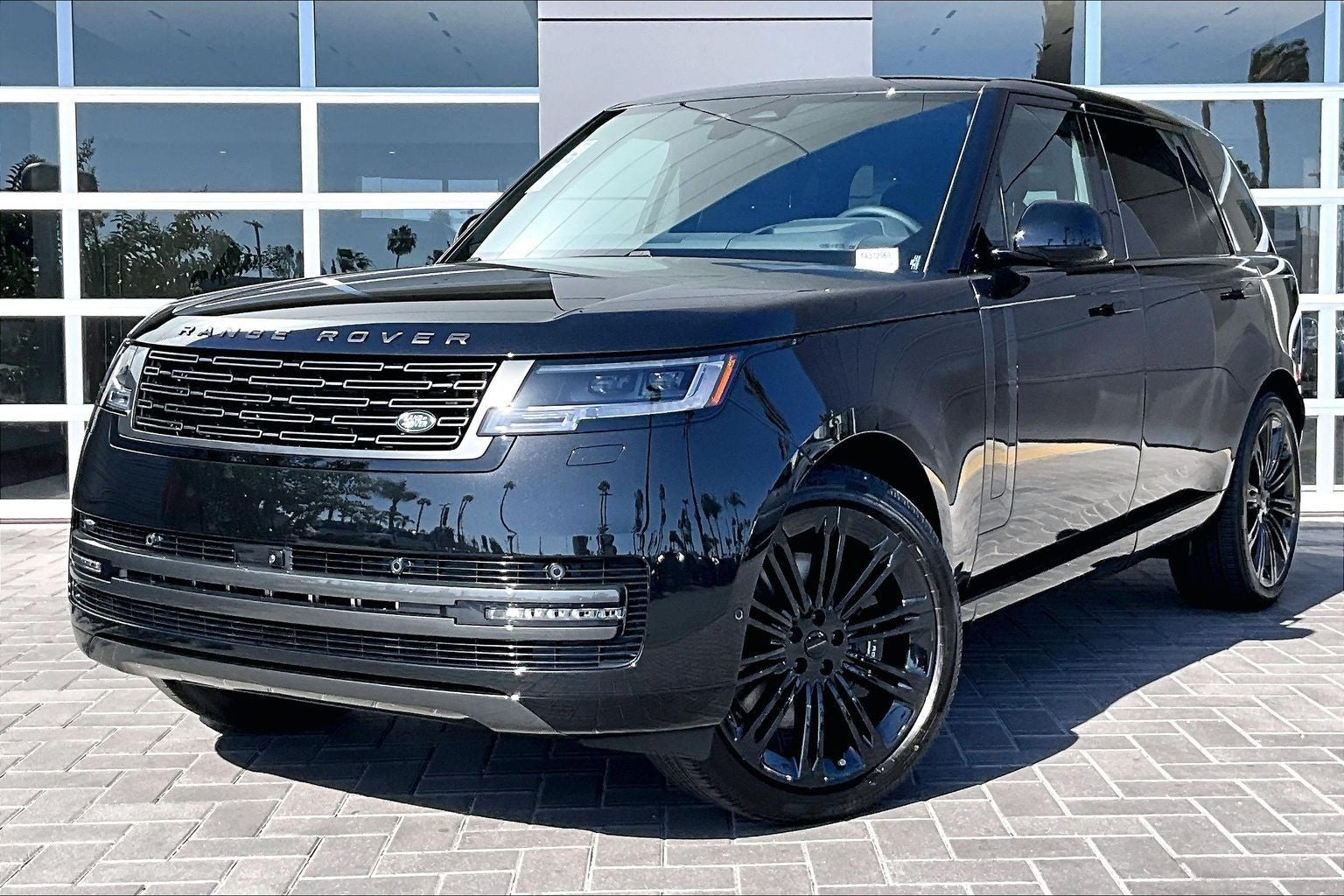 2026 Land Rover Range Rover SE LWB