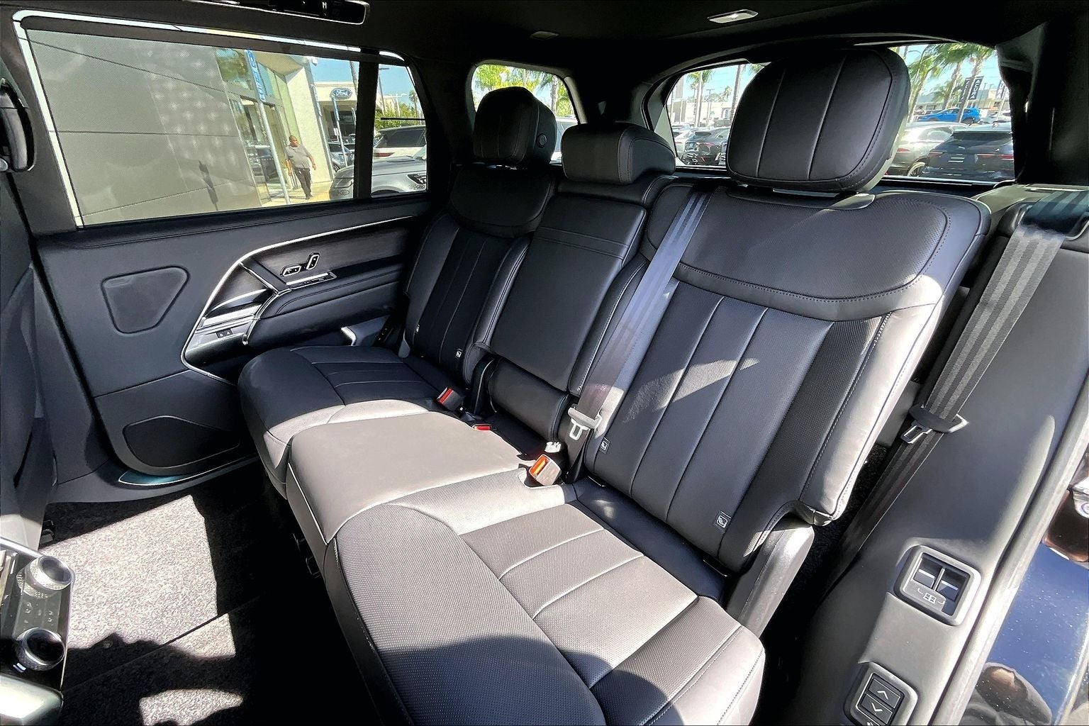 2026 Land Rover Range Rover SE LWB