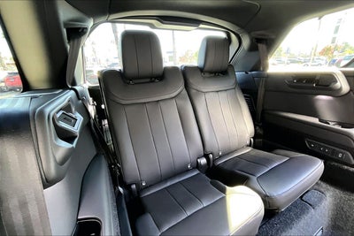 2026 Land Rover Range Rover SE LWB