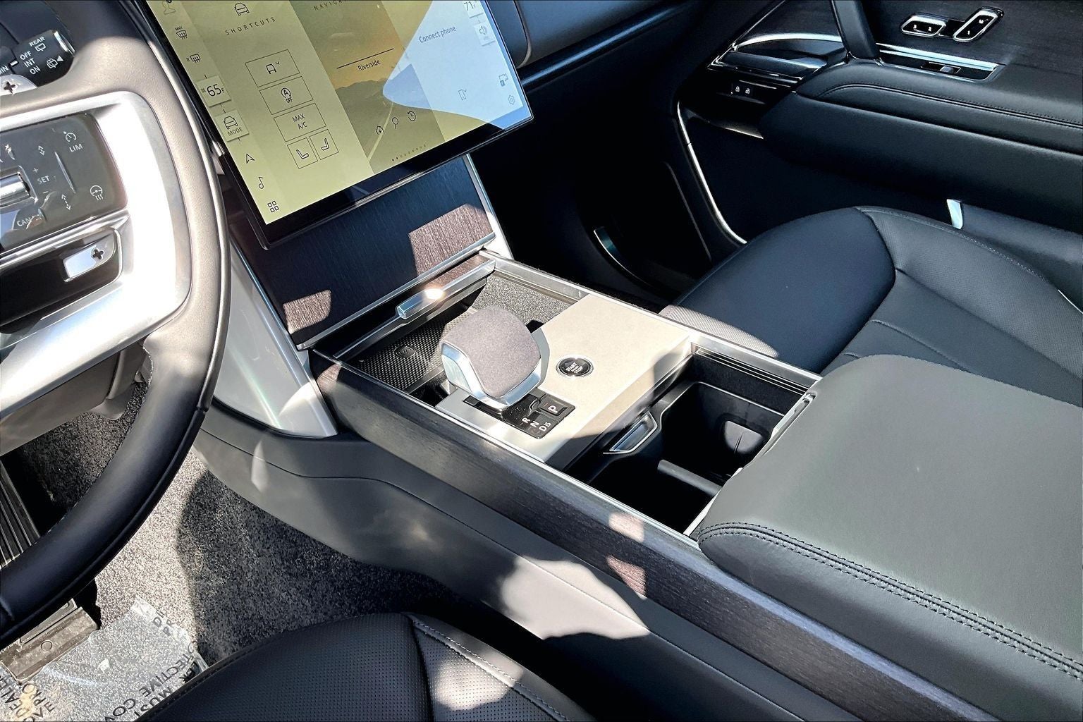 2026 Land Rover Range Rover SE LWB