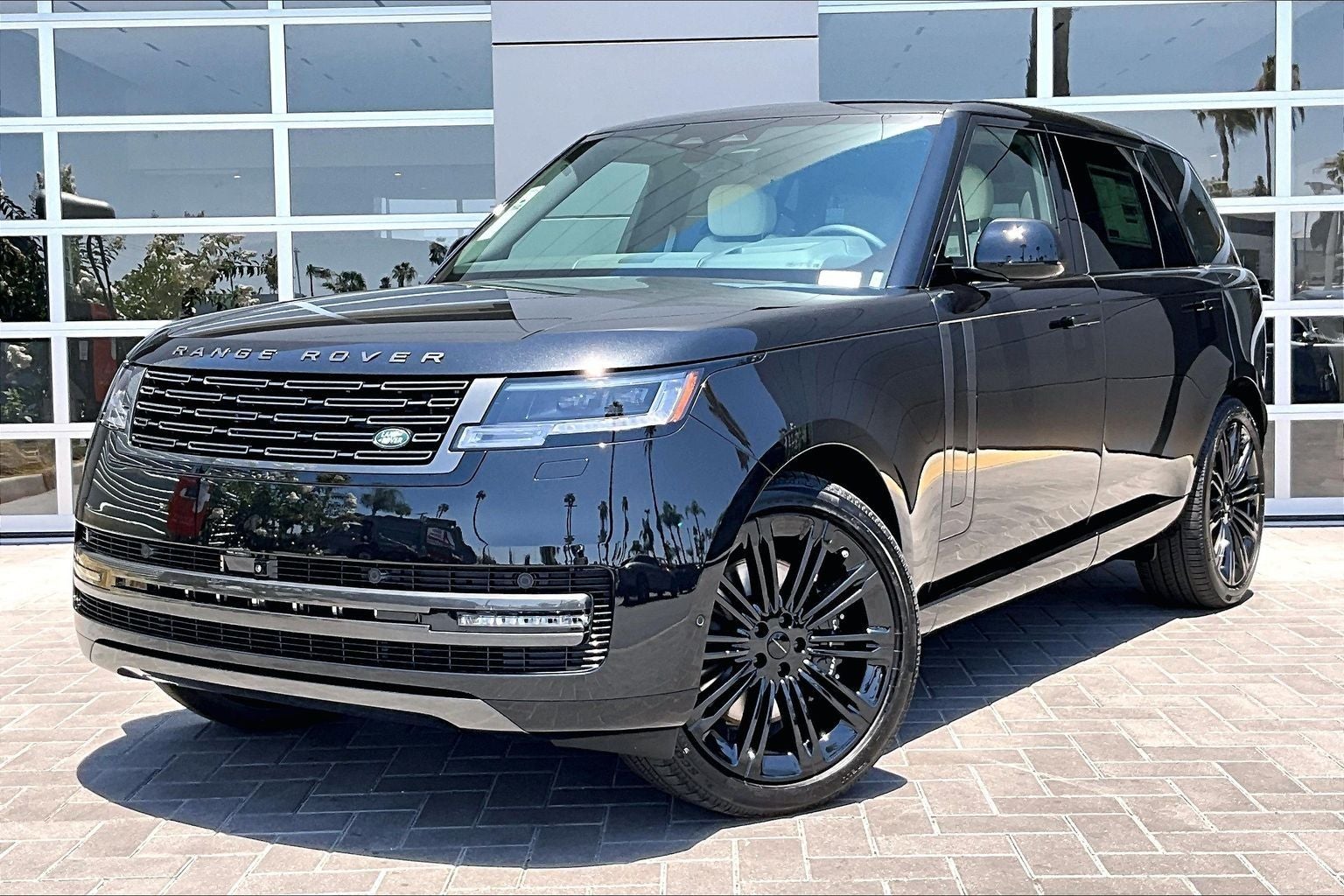 2026 Land Rover Range Rover SE LWB