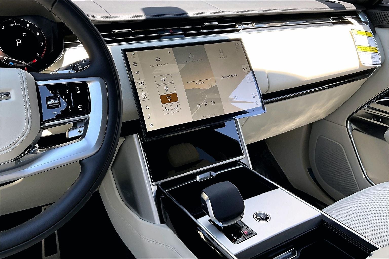 2026 Land Rover Range Rover SE LWB