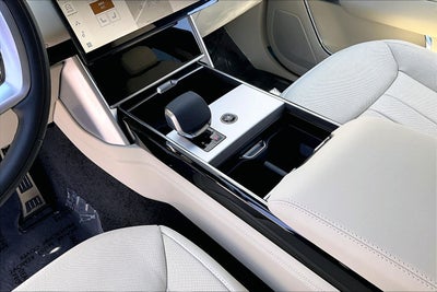 2026 Land Rover Range Rover SE LWB