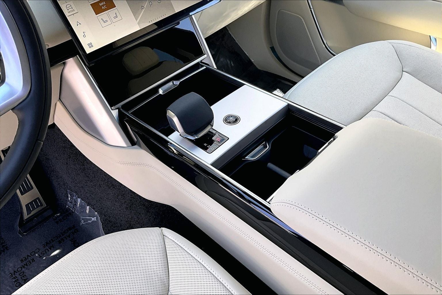 2026 Land Rover Range Rover SE LWB