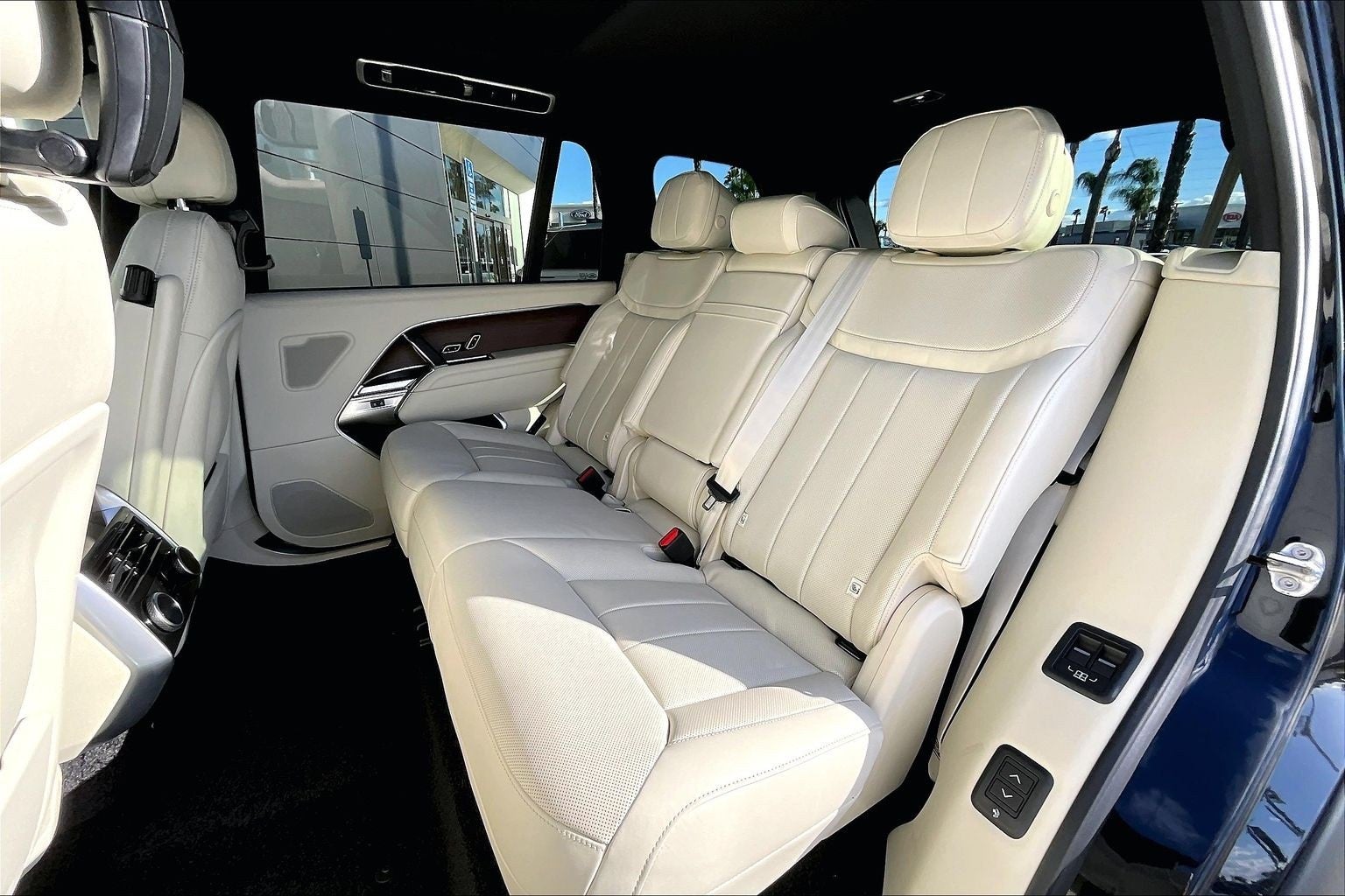 2026 Land Rover Range Rover SE LWB