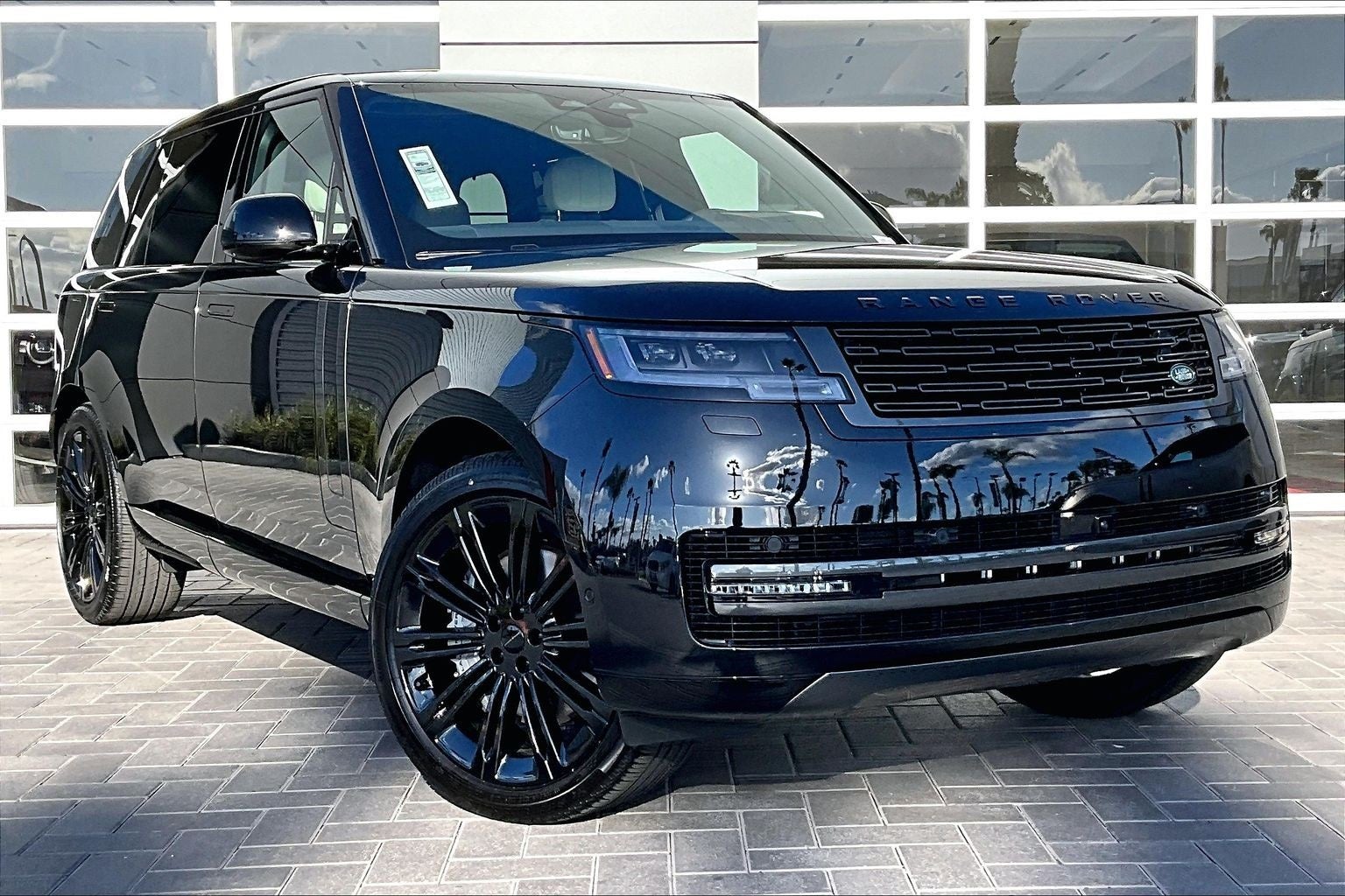 2026 Land Rover Range Rover SE LWB