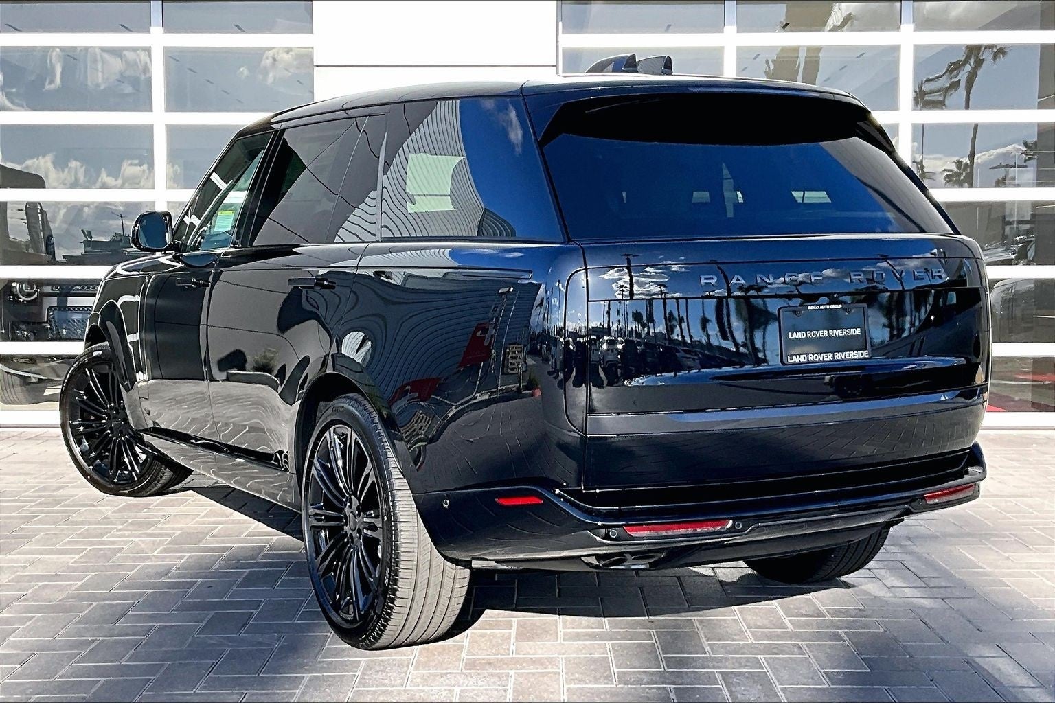 2026 Land Rover Range Rover SE LWB