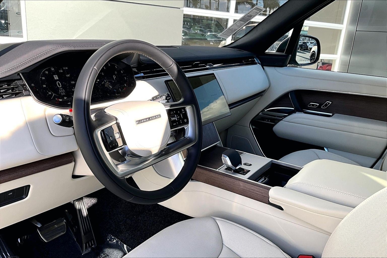 2026 Land Rover Range Rover SE LWB