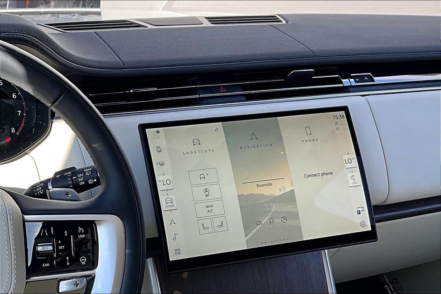 2026 Land Rover Range Rover SE LWB