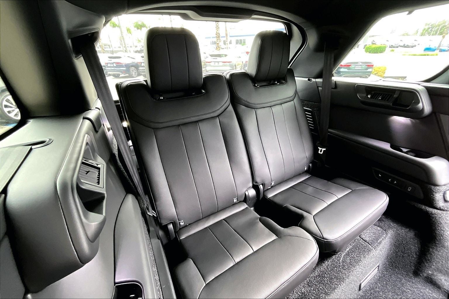 2026 Land Rover Range Rover SE LWB