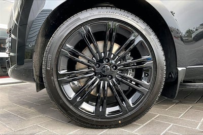 2026 Land Rover Range Rover SE LWB