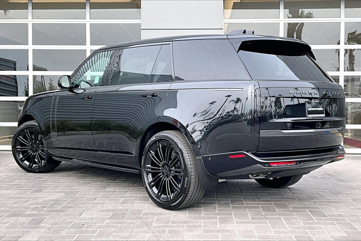 2026 Land Rover Range Rover SE LWB