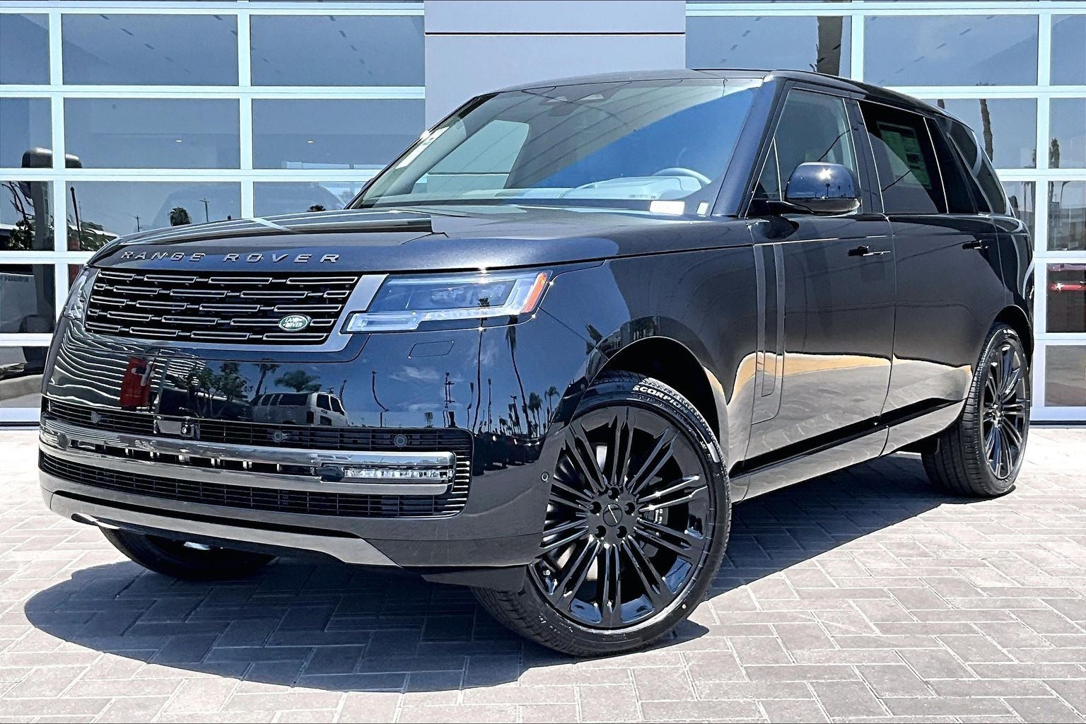 2026 Land Rover Range Rover SE LWB