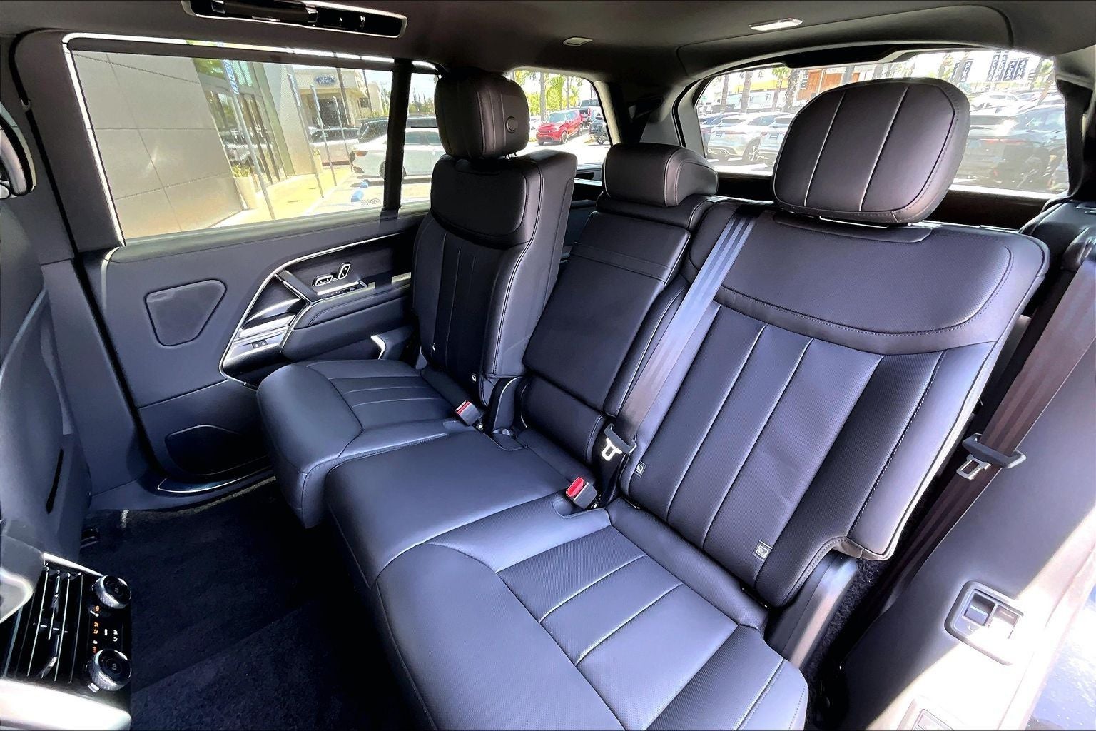 2026 Land Rover Range Rover SE LWB