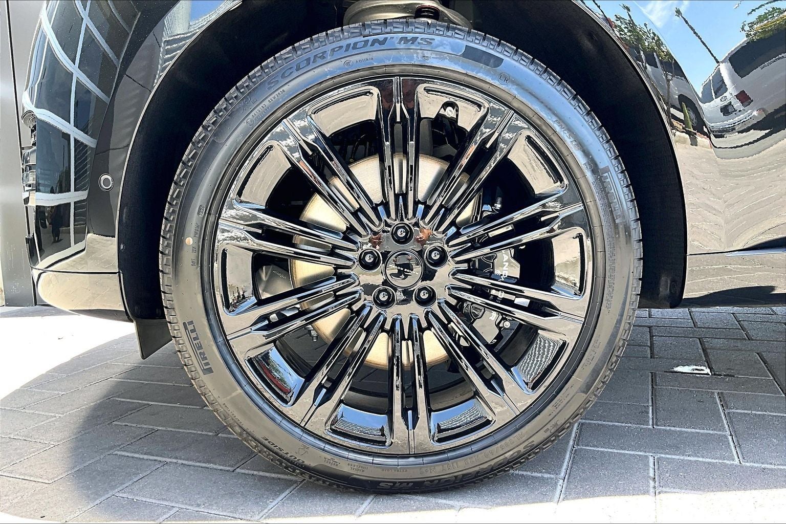 2026 Land Rover Range Rover SE LWB