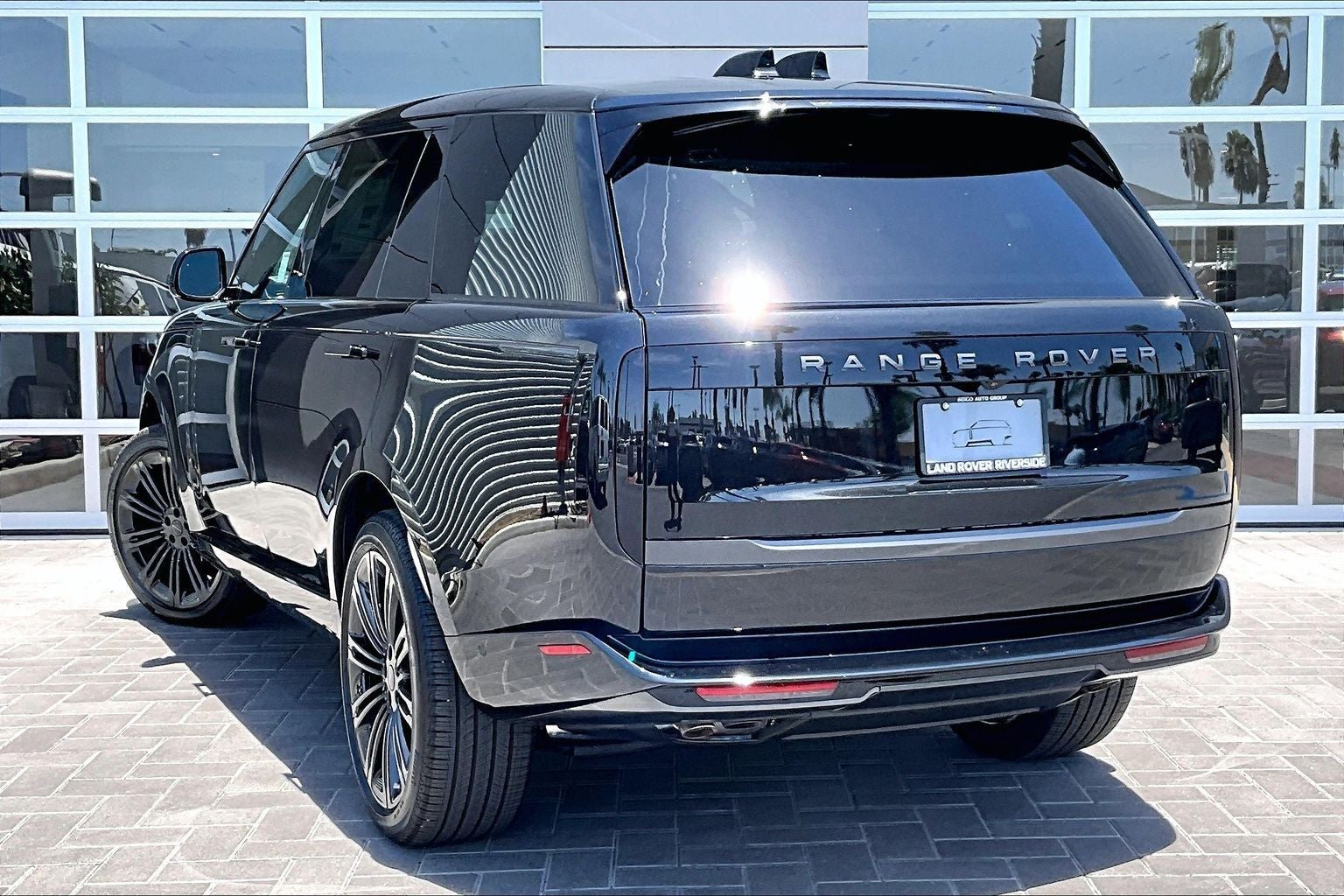 2026 Land Rover Range Rover SE LWB