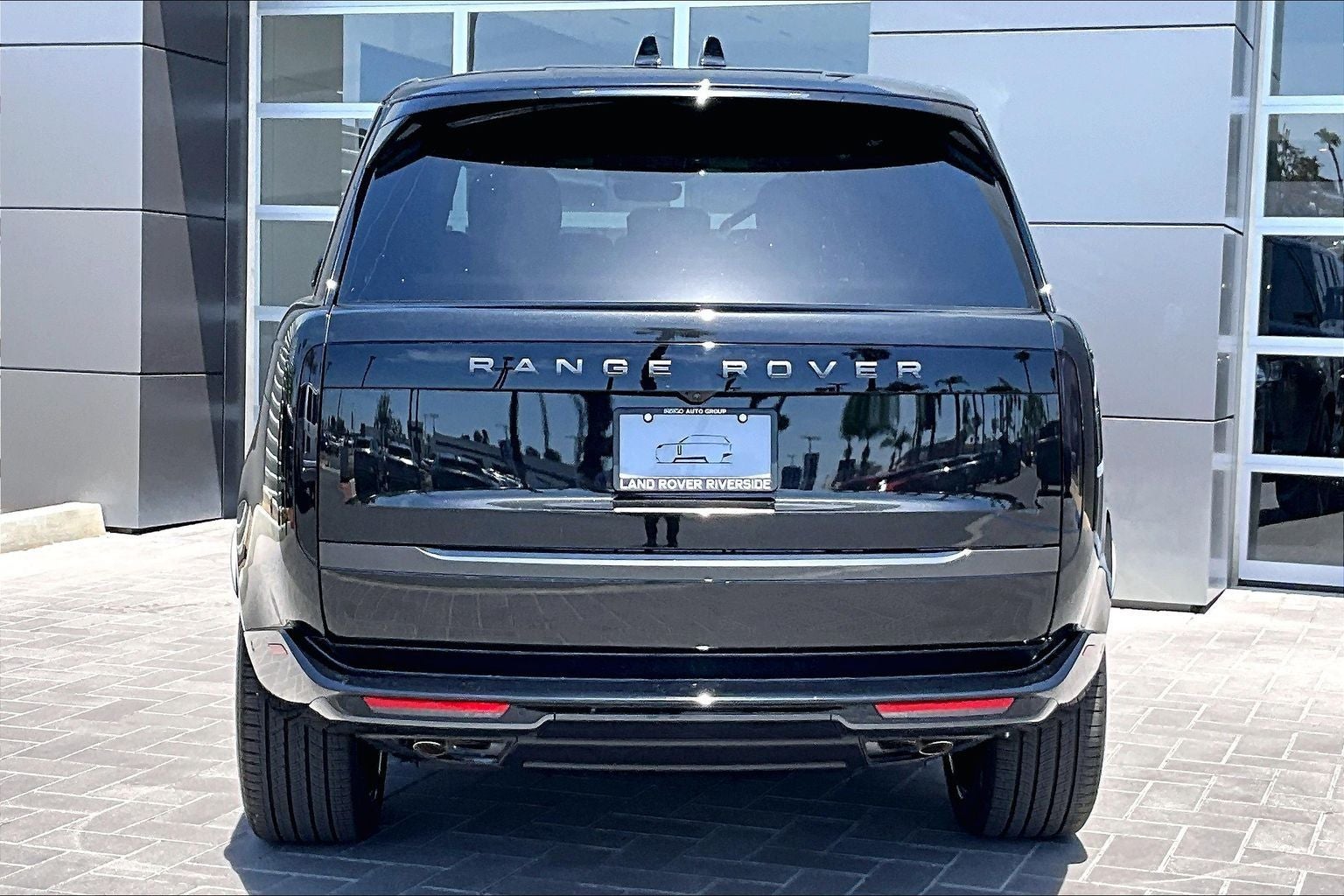 2026 Land Rover Range Rover SE LWB