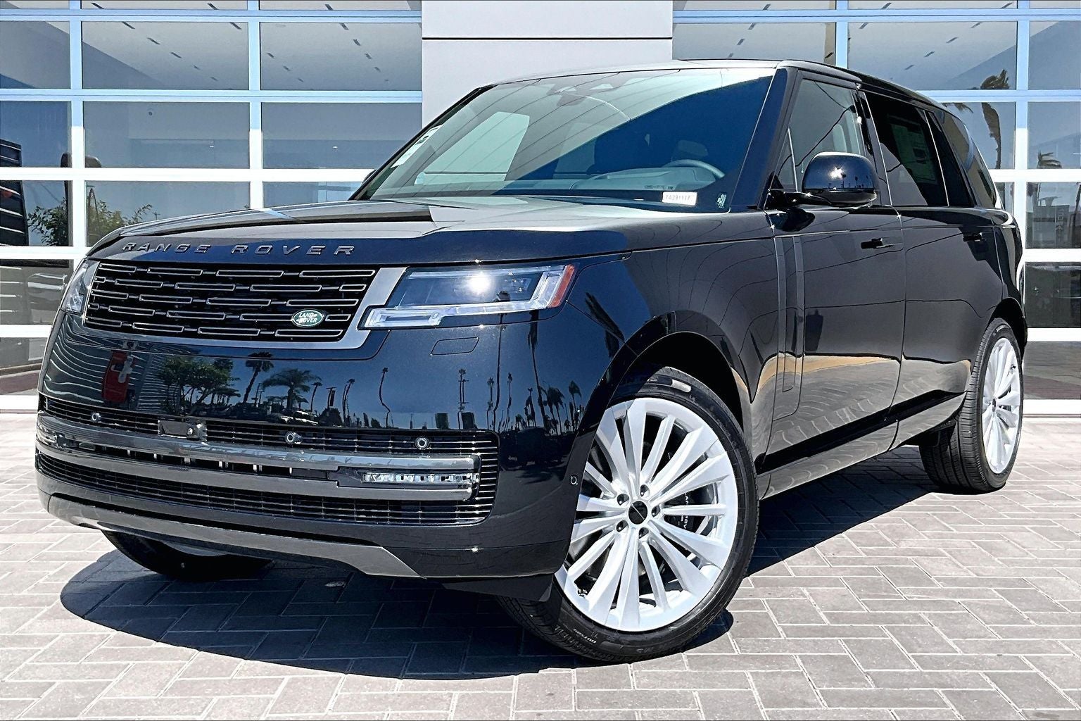 2026 Land Rover Range Rover SE LWB