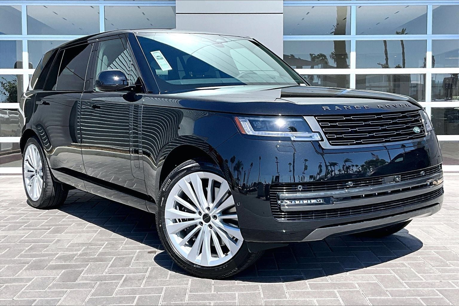 2026 Land Rover Range Rover SE LWB