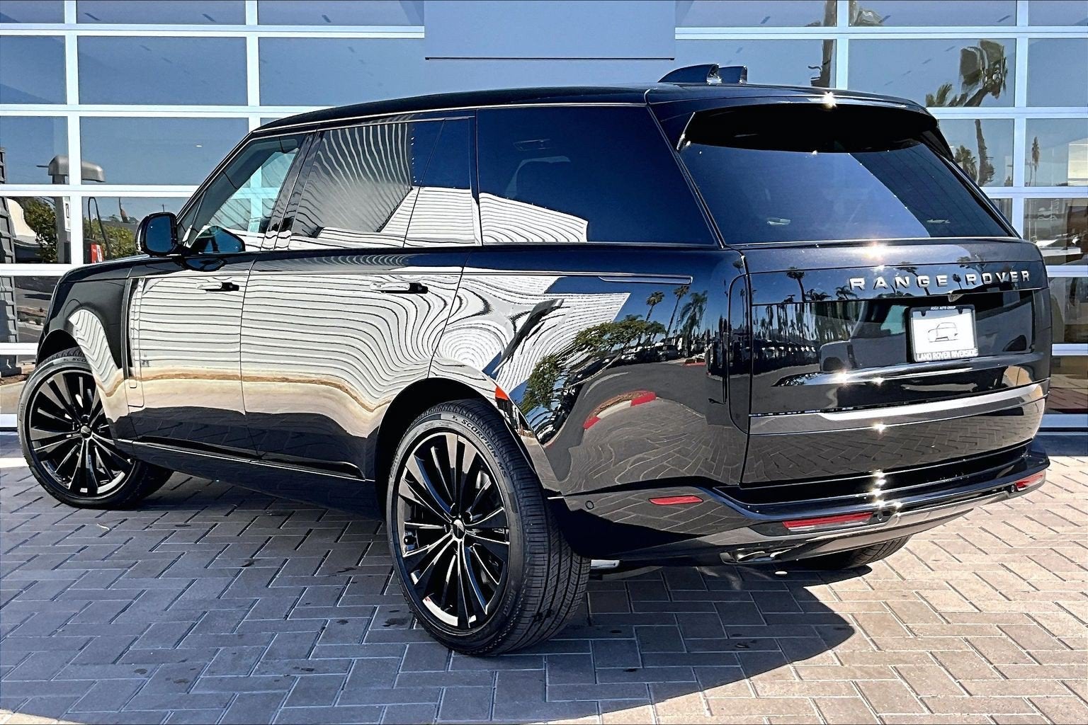 2026 Land Rover Range Rover SE LWB