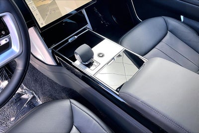 2026 Land Rover Range Rover SE LWB