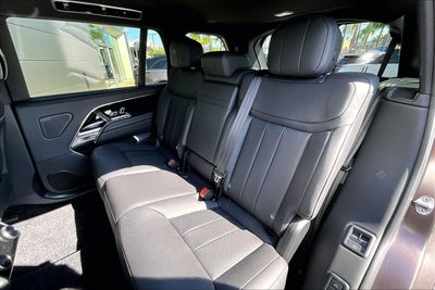2026 Land Rover Range Rover SE LWB