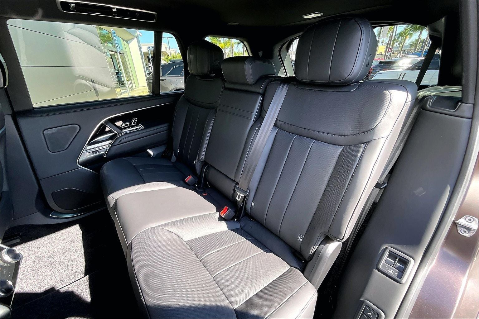 2026 Land Rover Range Rover SE LWB