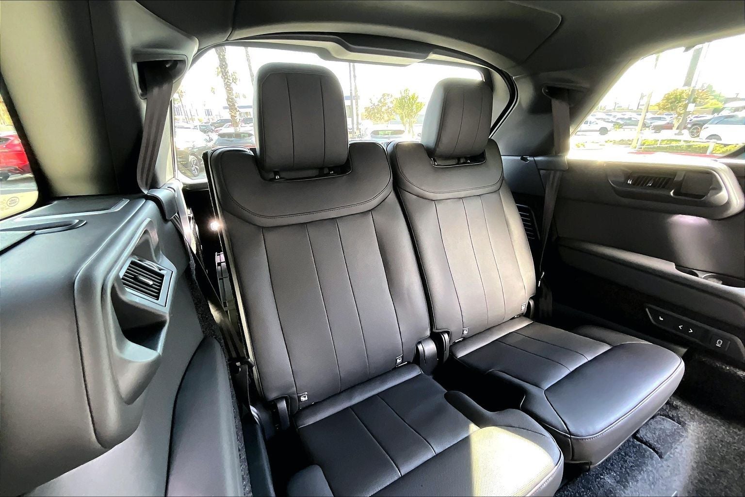2026 Land Rover Range Rover SE LWB