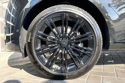 2026 Land Rover Range Rover SE LWB