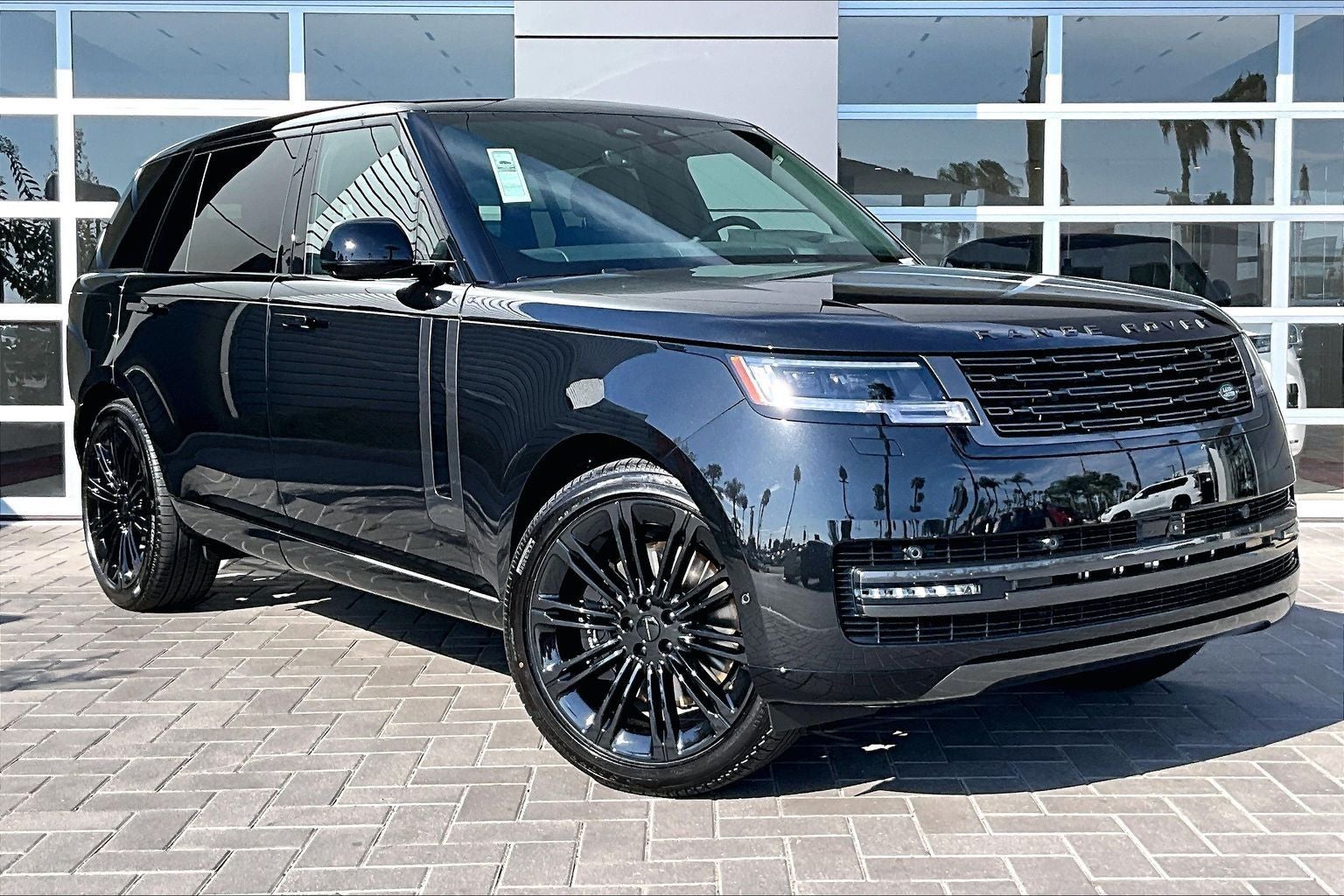 2026 Land Rover Range Rover SE LWB
