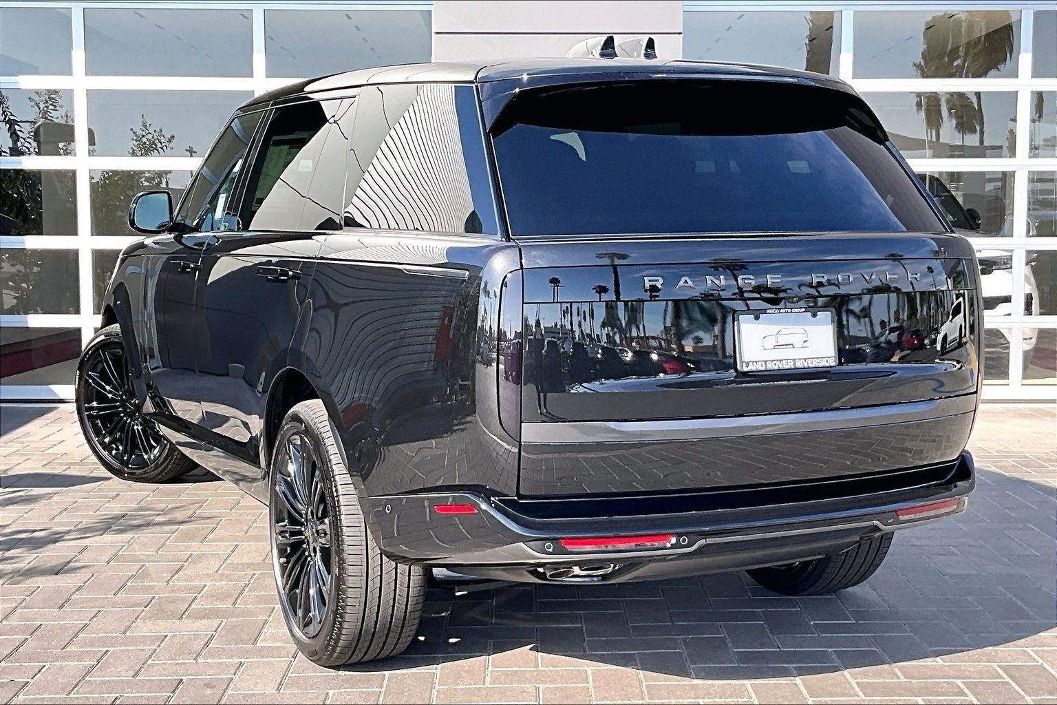 2026 Land Rover Range Rover SE LWB