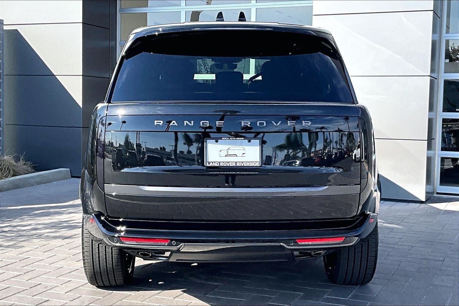 2026 Land Rover Range Rover SE LWB