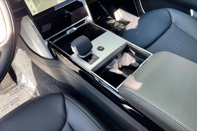 2026 Land Rover Range Rover SE LWB