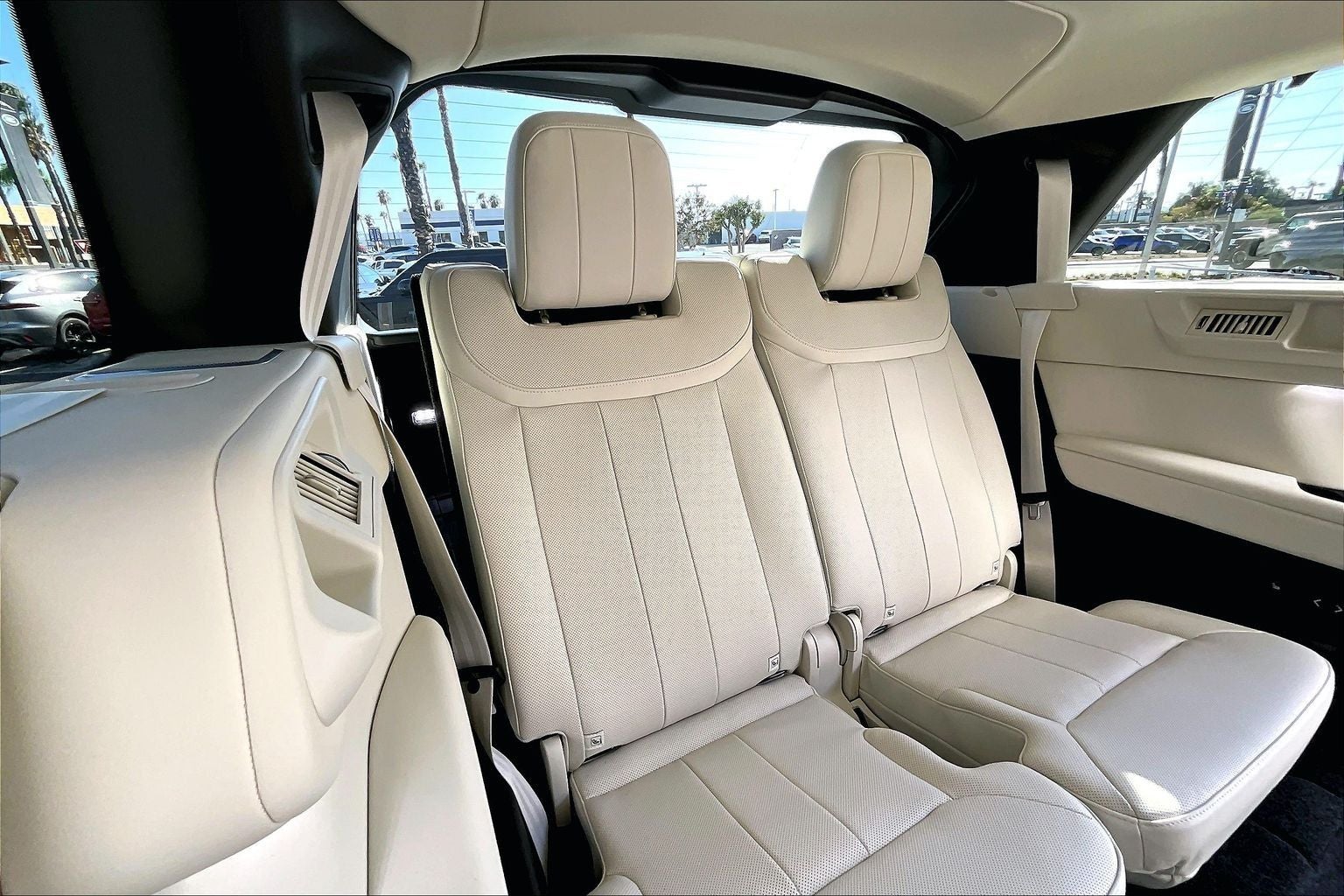 2026 Land Rover Range Rover SE LWB