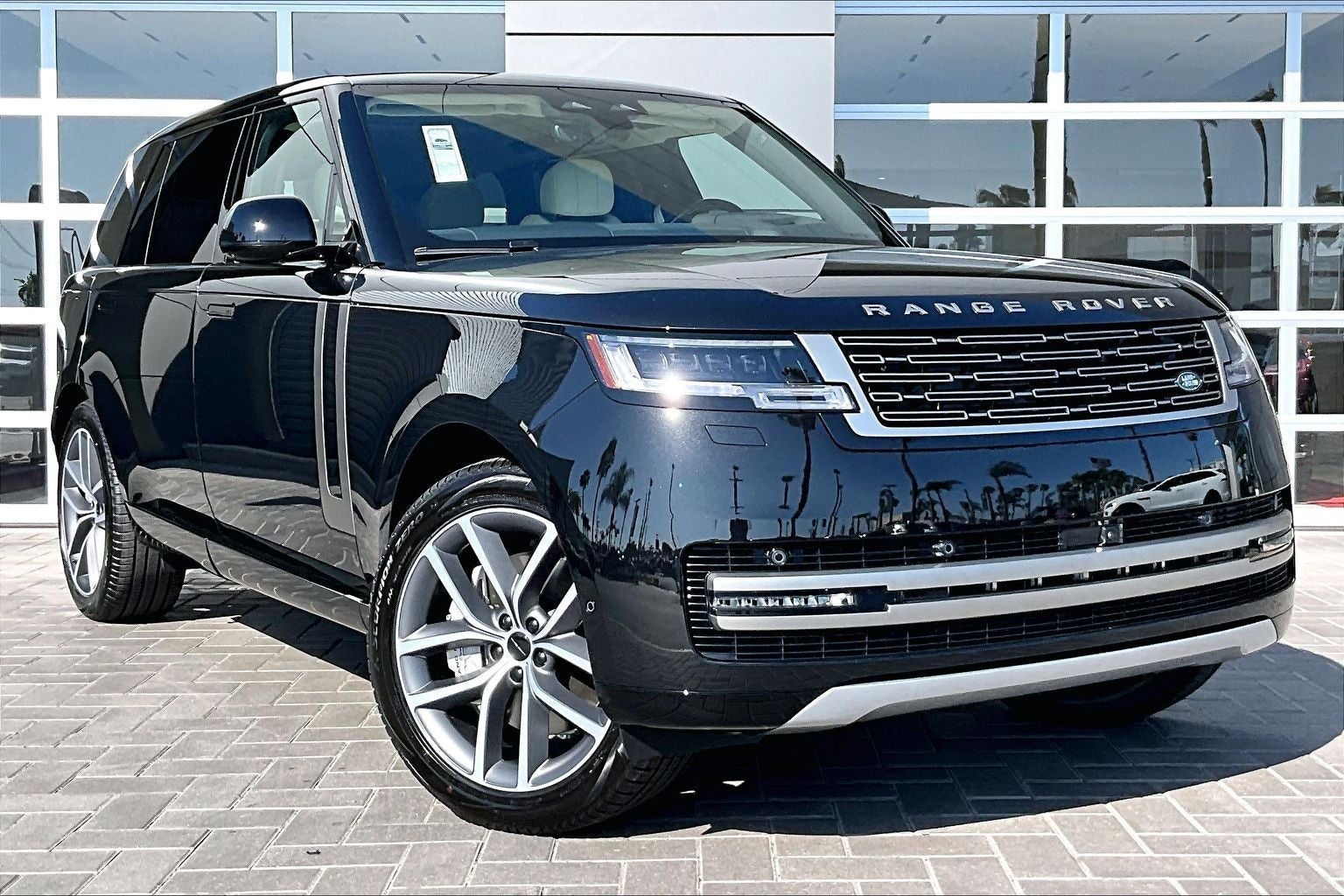 2026 Land Rover Range Rover SE LWB
