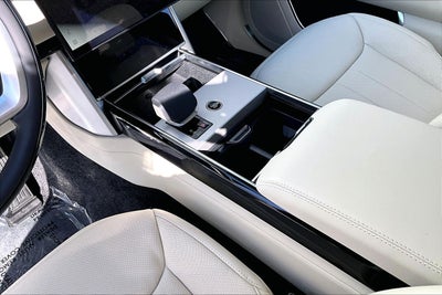 2026 Land Rover Range Rover SE LWB