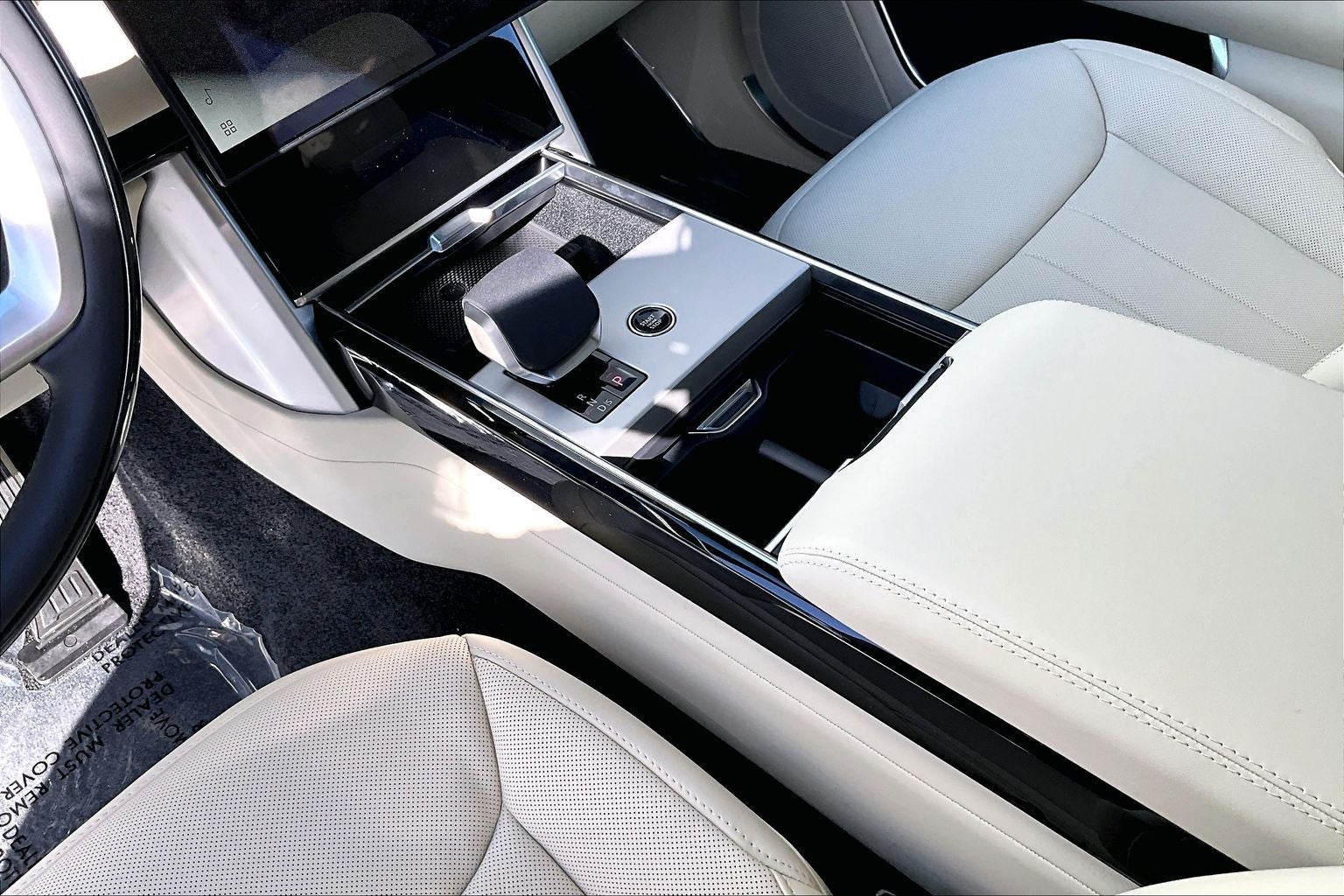 2026 Land Rover Range Rover SE LWB