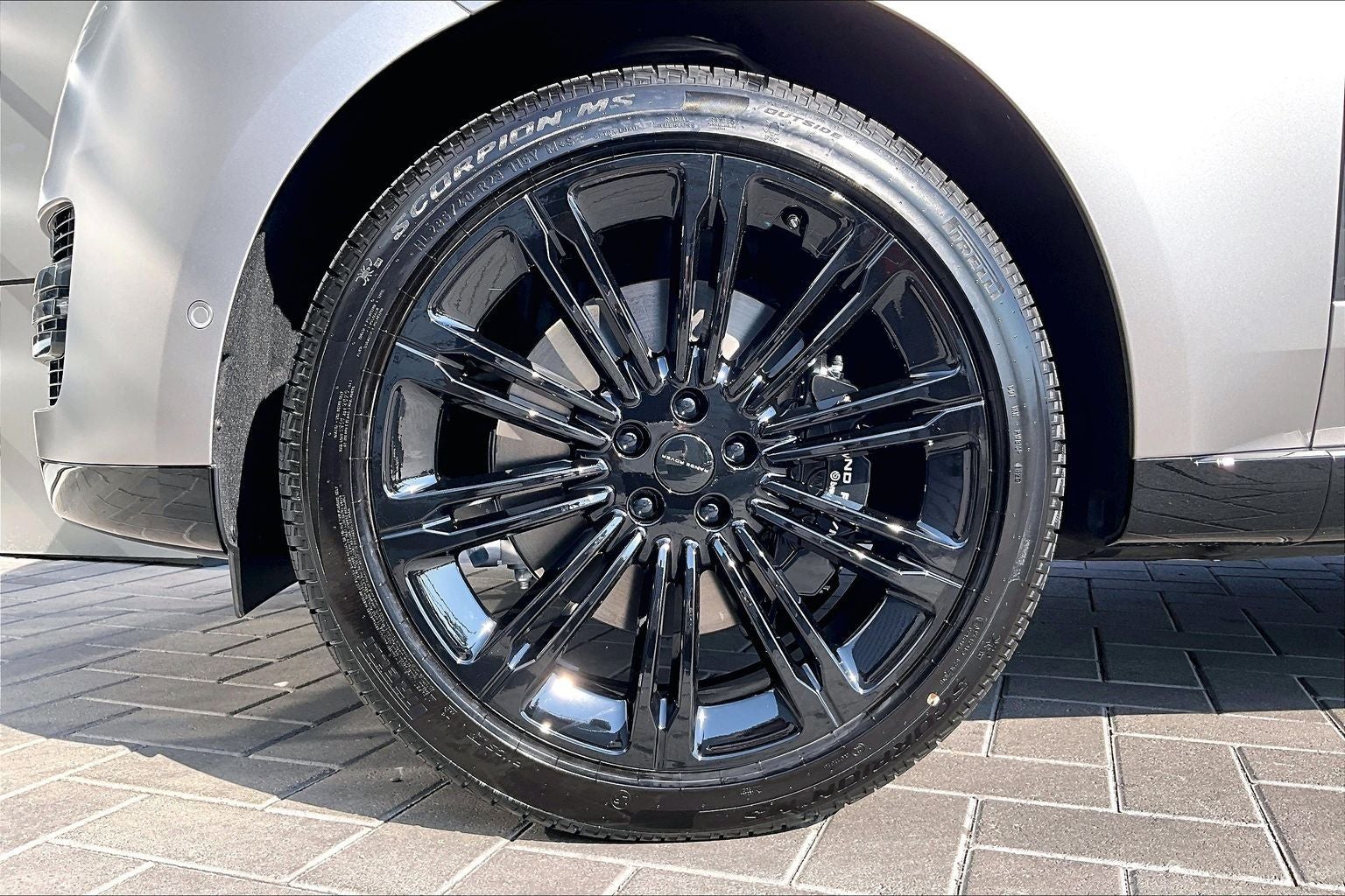 2026 Land Rover Range Rover SE LWB