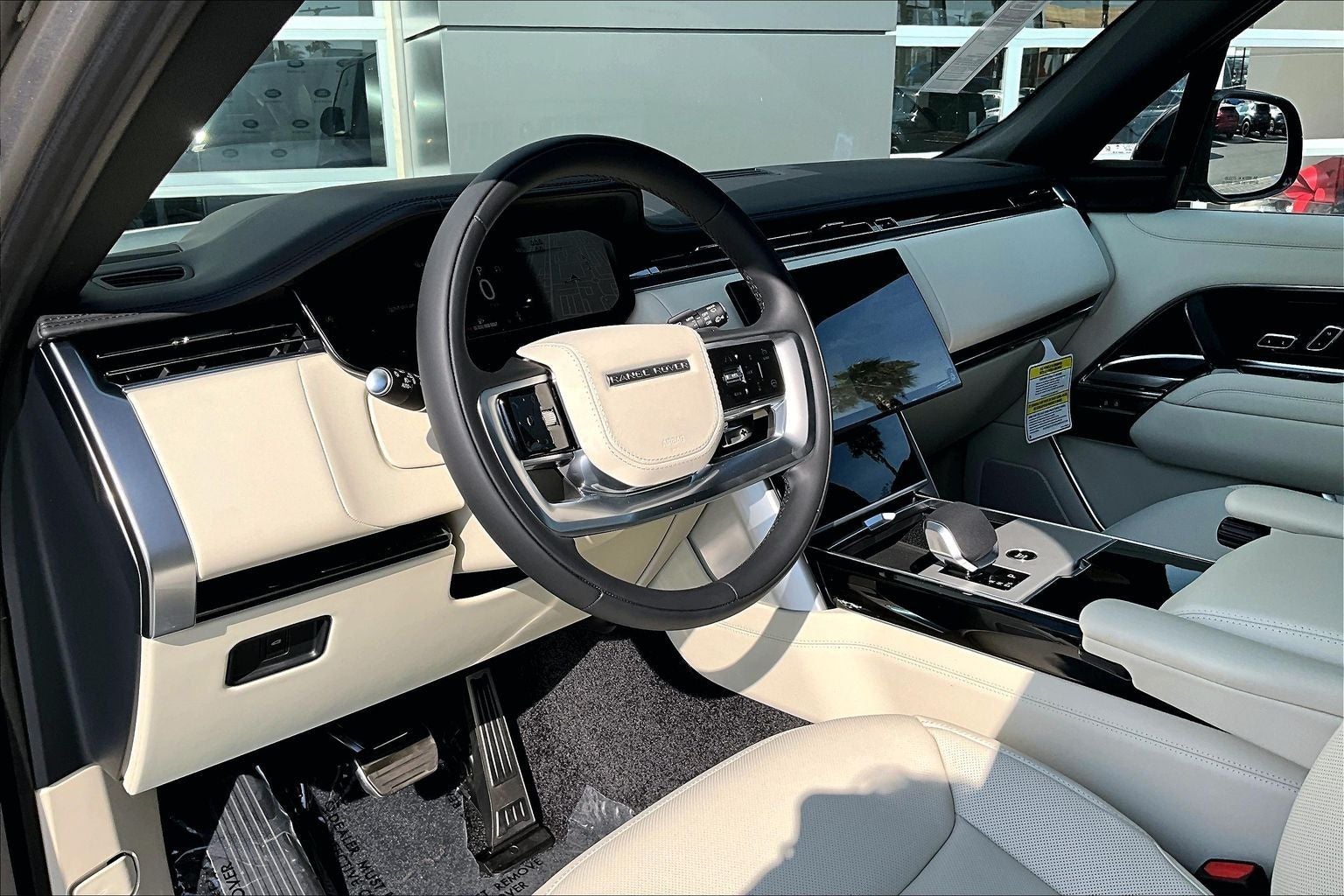 2026 Land Rover Range Rover SE LWB