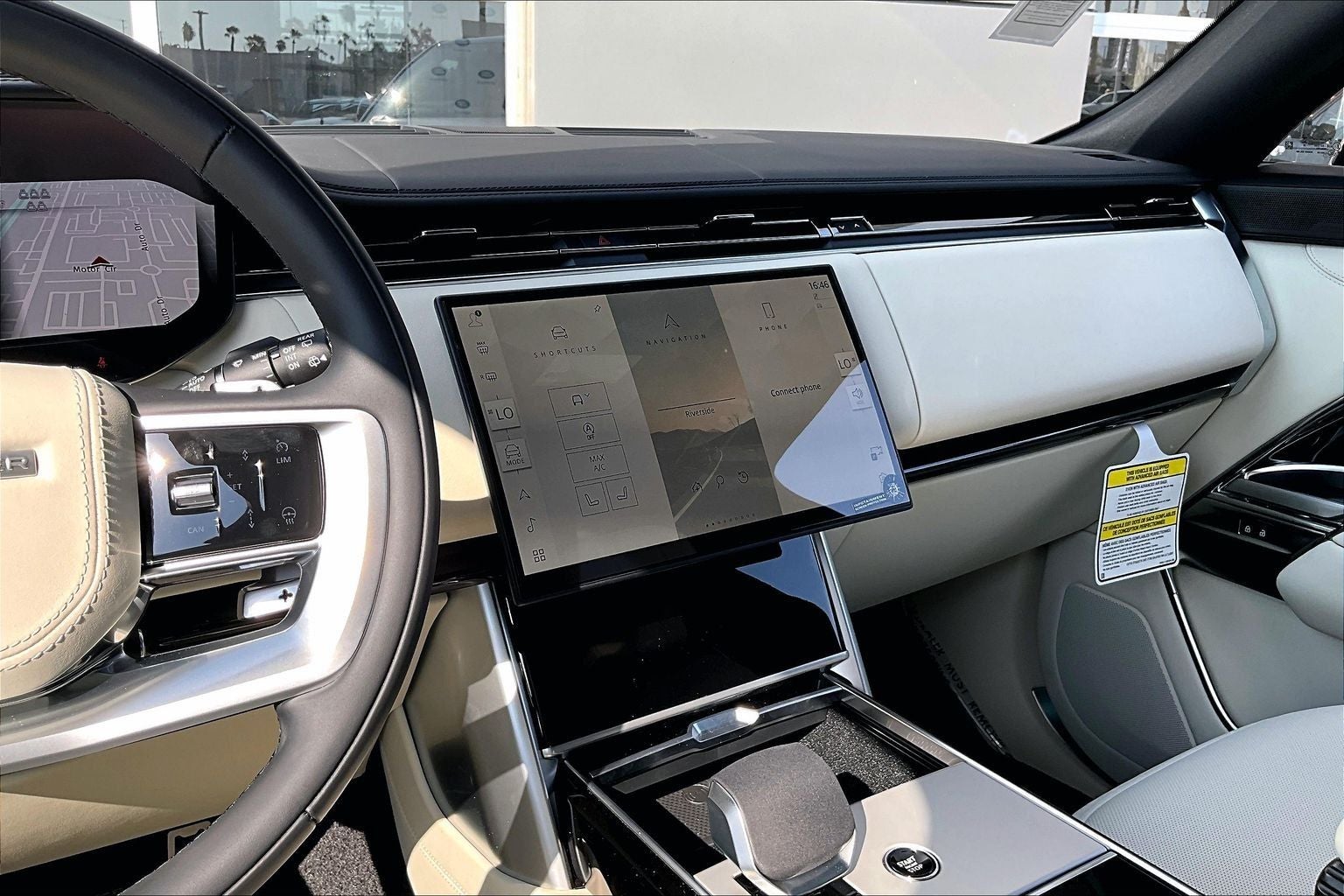 2026 Land Rover Range Rover SE LWB