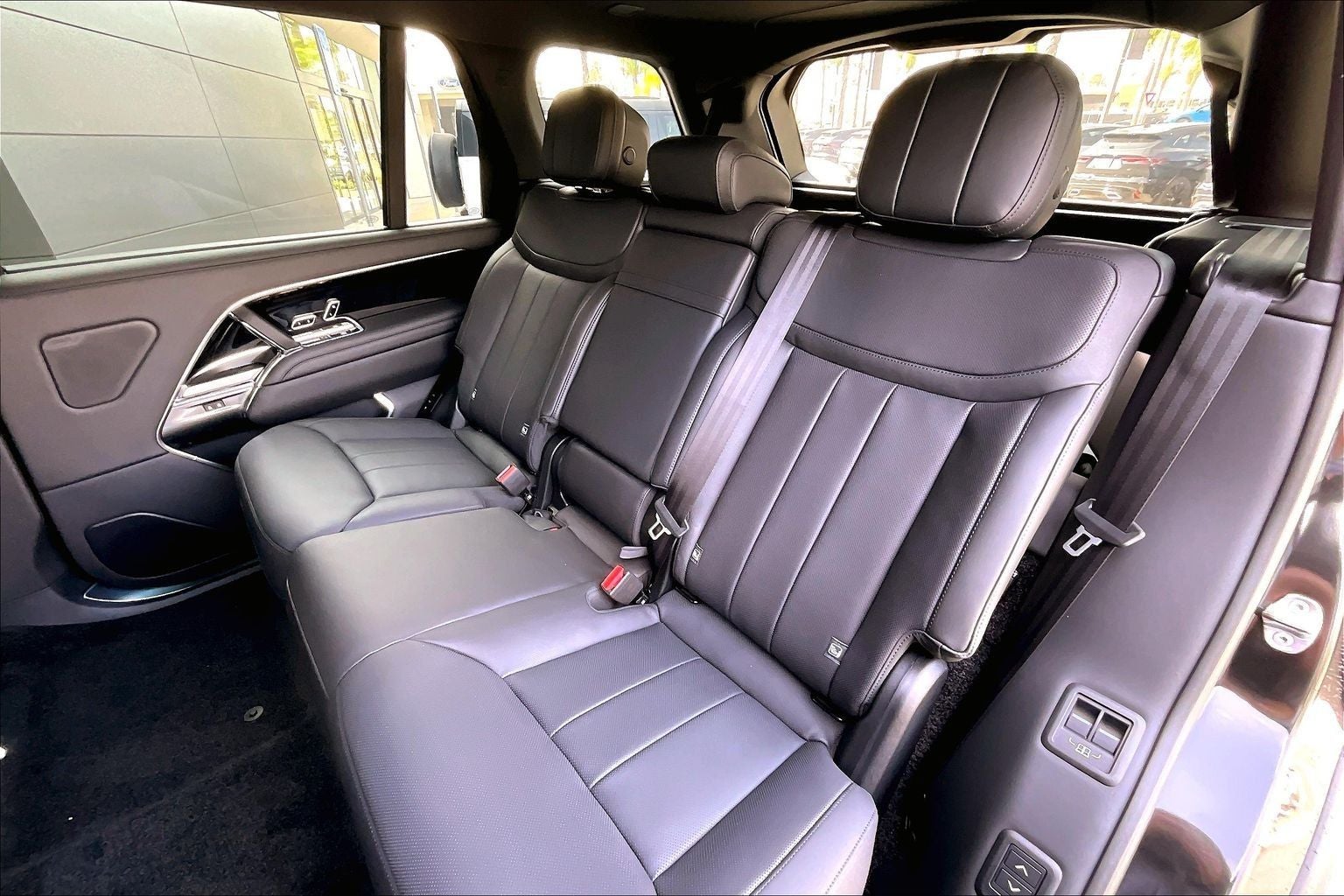 2026 Land Rover Range Rover SE LWB