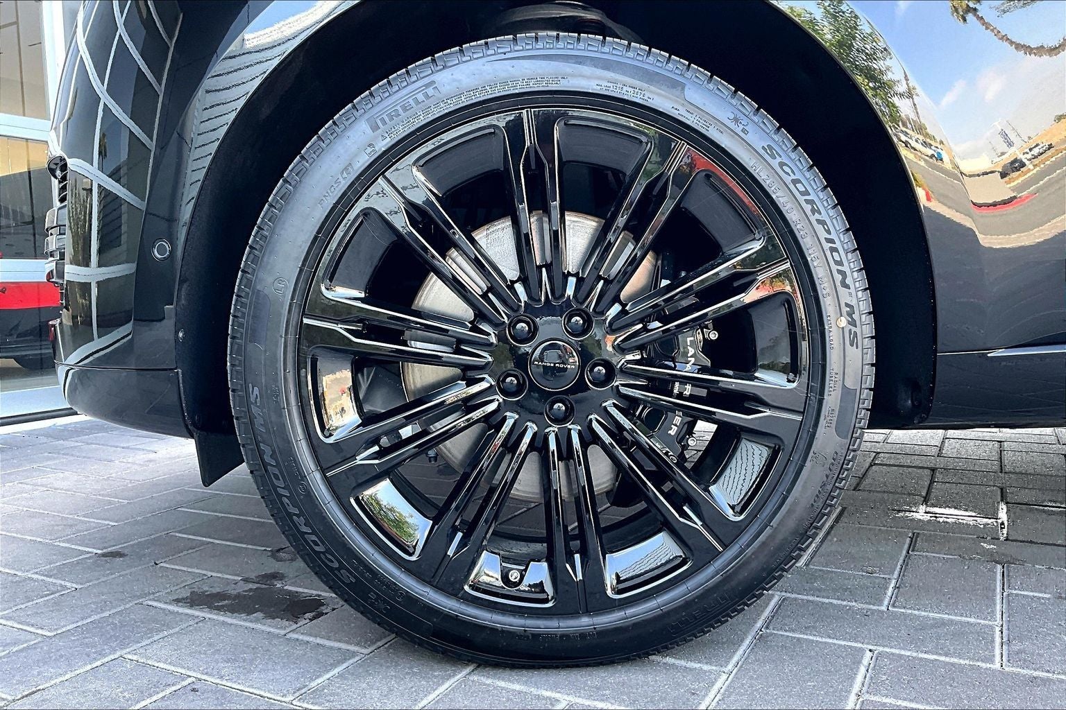 2026 Land Rover Range Rover SE LWB